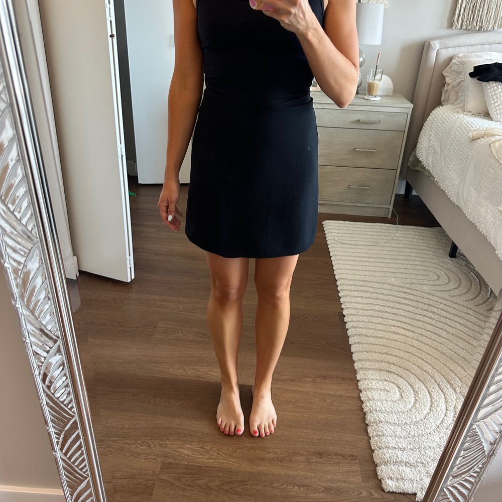 Aritzia Wilfred Classic Mini Skirt, Black Size 8